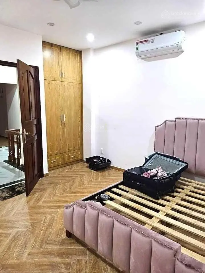 Kề khu Tên Lửa - nhà kiên cố - 73m2 - 3 tầng - 2 mặt hẻm 8m - sát mặt tiền đường - tặng nội thất
