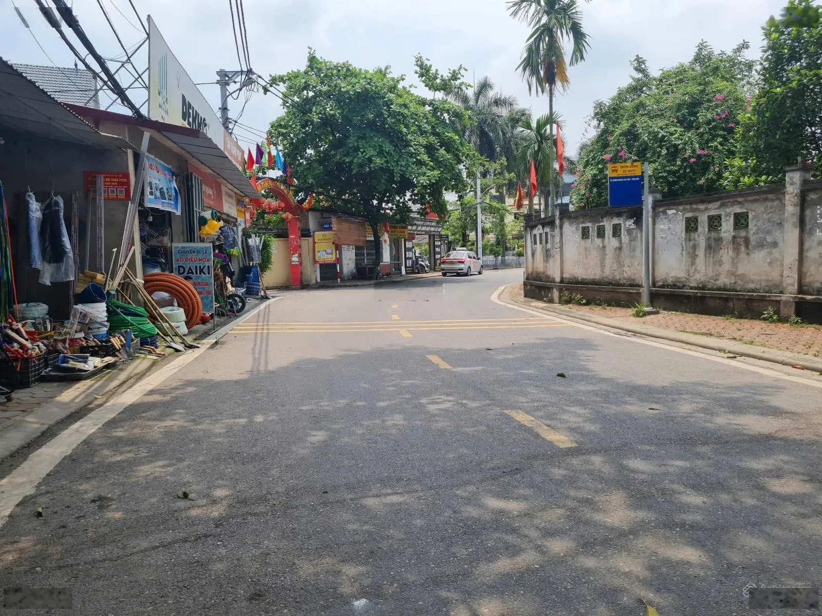 Chủ nhờ bán 90m2 đất hai mặt thoáng xã Đa Tốn, huyện Gia Lâm trục chính thôn ô tô 26 chỗ đi thông