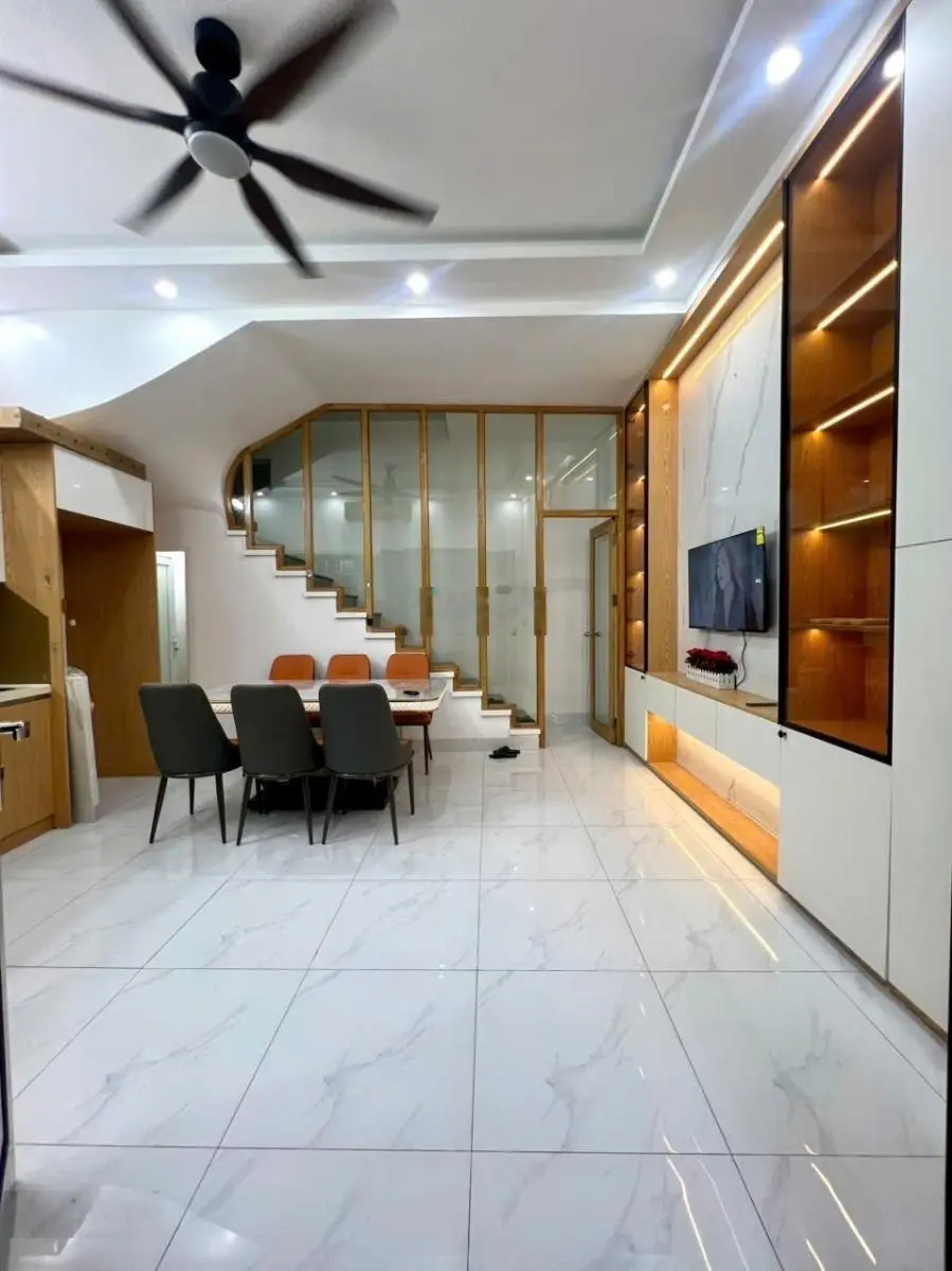 Nhà siêu đẹp đội cấn- 5 tầng- gần phố- mặt tiền hơn 5m- full nội thất-sổ a4- khách xem là mê