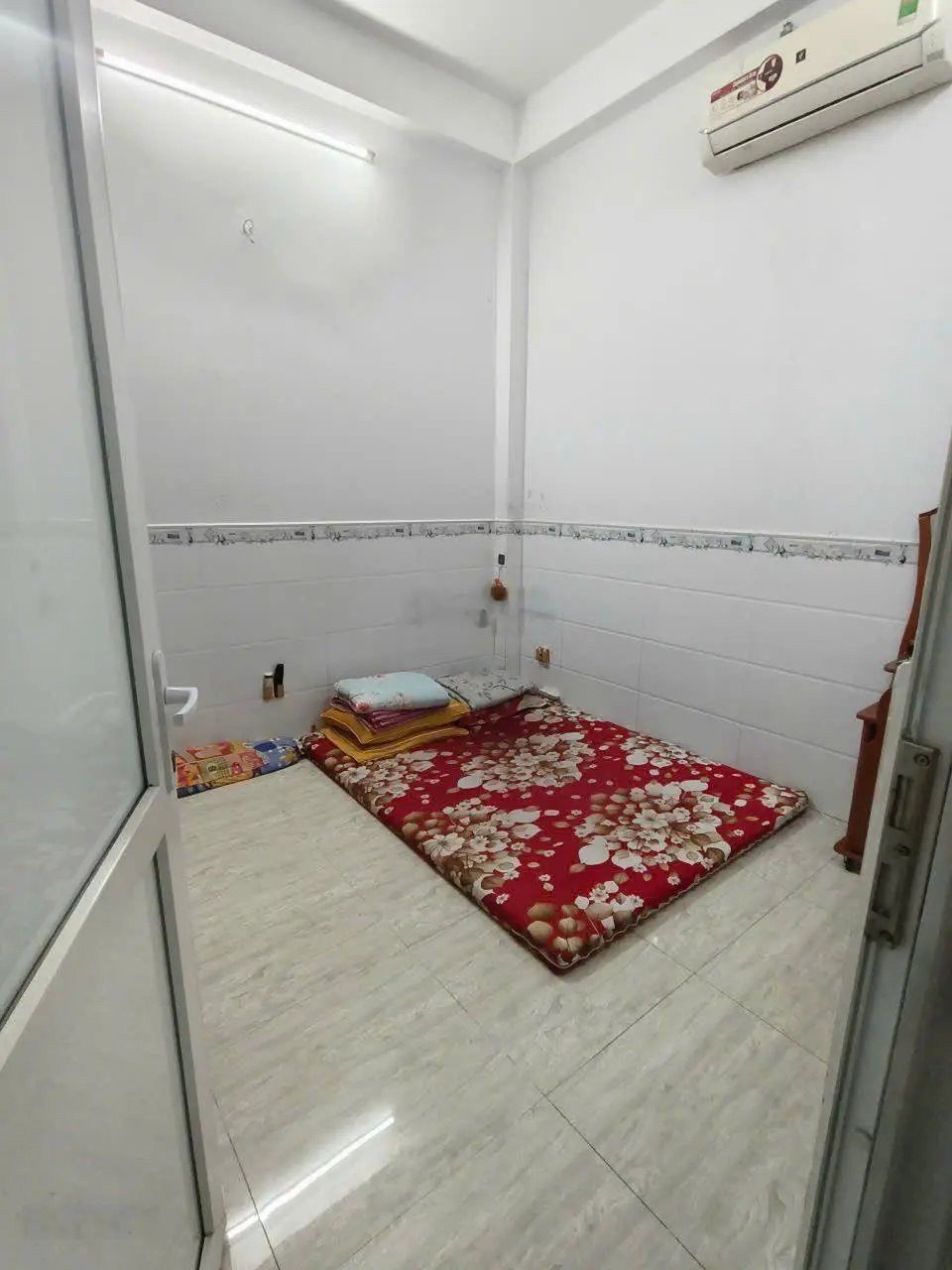 Bán nhà 2 lầu báo sang tên giáp gò vấp