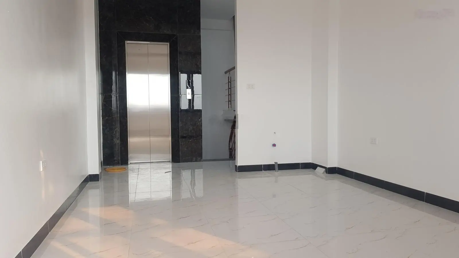 Bán nhà 6 tầng Xuân Phương 35m2 có kinh doanh ô tô 7 chỗ vào, gần chợ trường học, LH: 09419113333