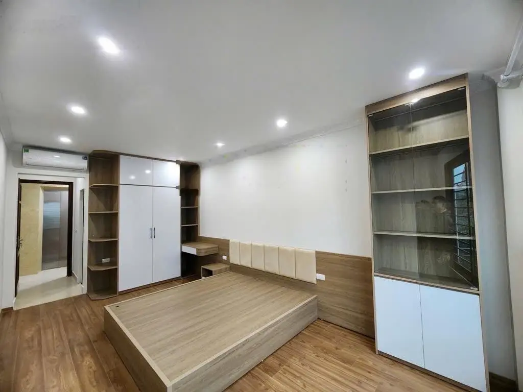 Bán nhanh nhà 6 tầng thang máy, xuân phương, ngõ thông ô tô 7 chỗ qua cửa