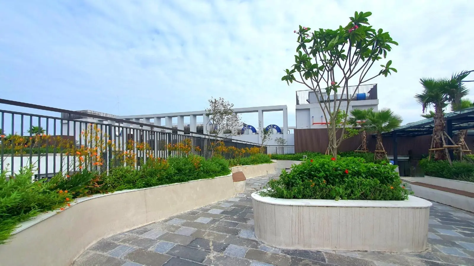 Chính chủ gửi bán căn 73m2 chung cư Bình Minh Garden.Đã làm nội thất, vào ở trước Tết 2025.Có vay