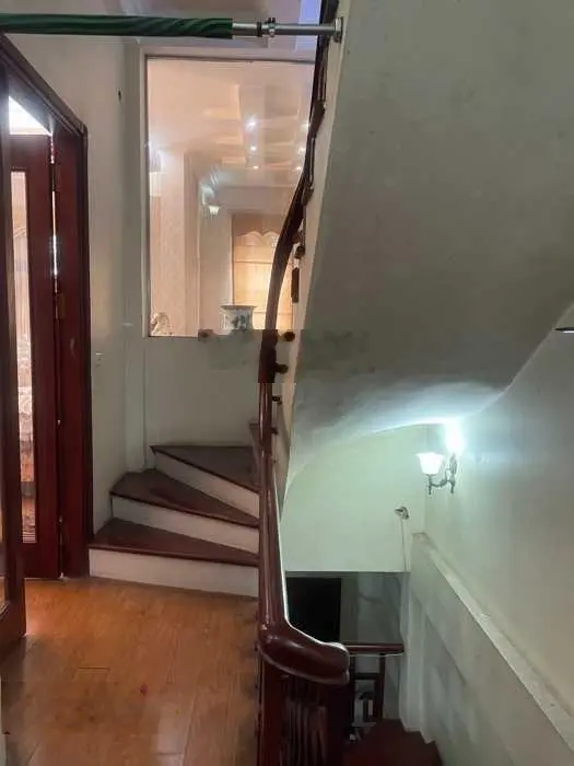 Phân lô víp siêu hiếm phố quan nhân- vỉa hè - gara, oto tránh và dừng đỗ - 2 thoáng