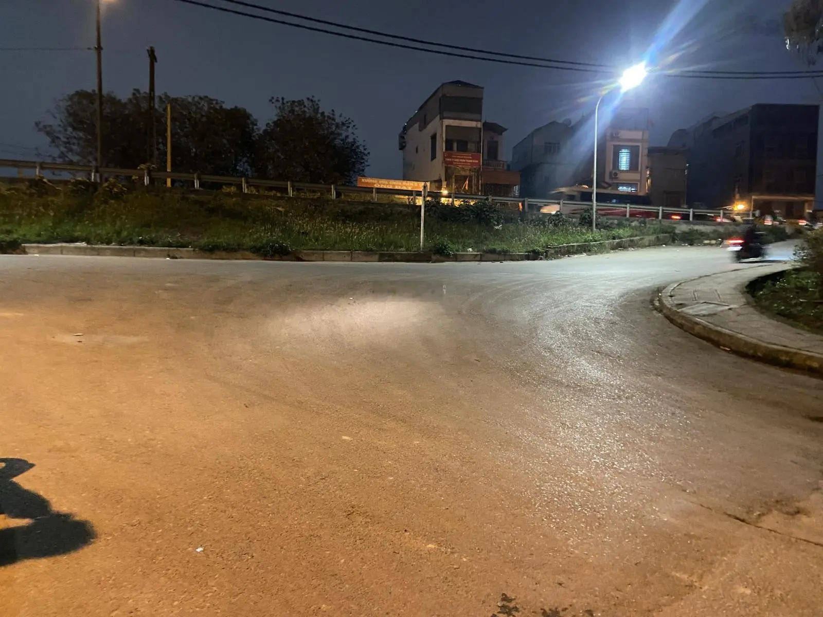 Nhà Nguyễn Khoái (số chẵn), ô tô vào cửa, thoáng trước sau, ngõ thông, 100m ra phố, giá đầu tư