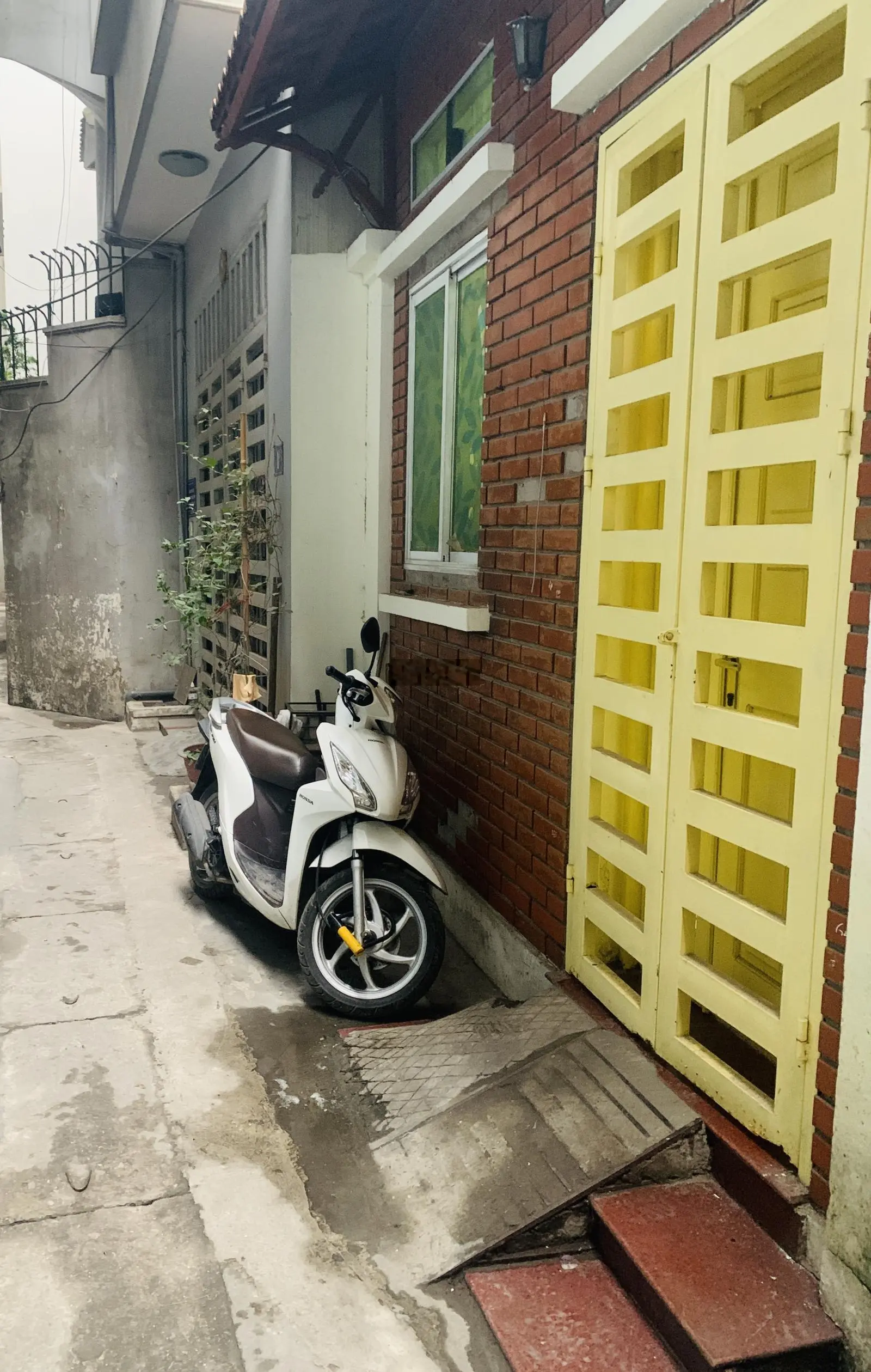 Bán Đất Tặng Nhà - Ngõ 189 Hoàng Hoa Thám - Ngõ Ô Tô Tránh - Ba Đình - Cực Hiếm Nhà Bán.p