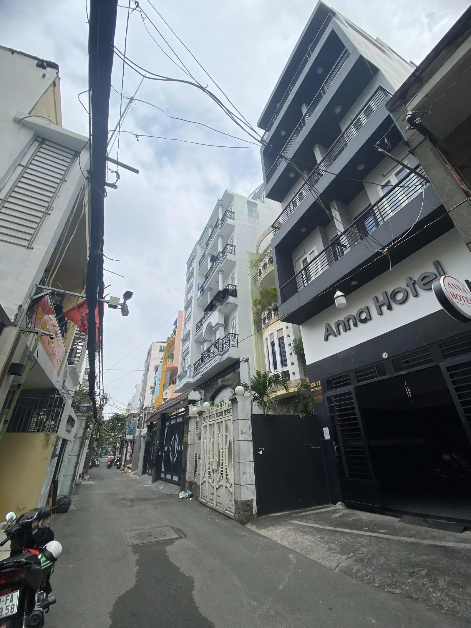 Bán tòa nhà VP HXH Phan Đăng Lưu, P7, Q. Phú Nhuận. DT 9x31m, vuông gồm hầm, 5 lầu mới đẹp giá 52tỷ