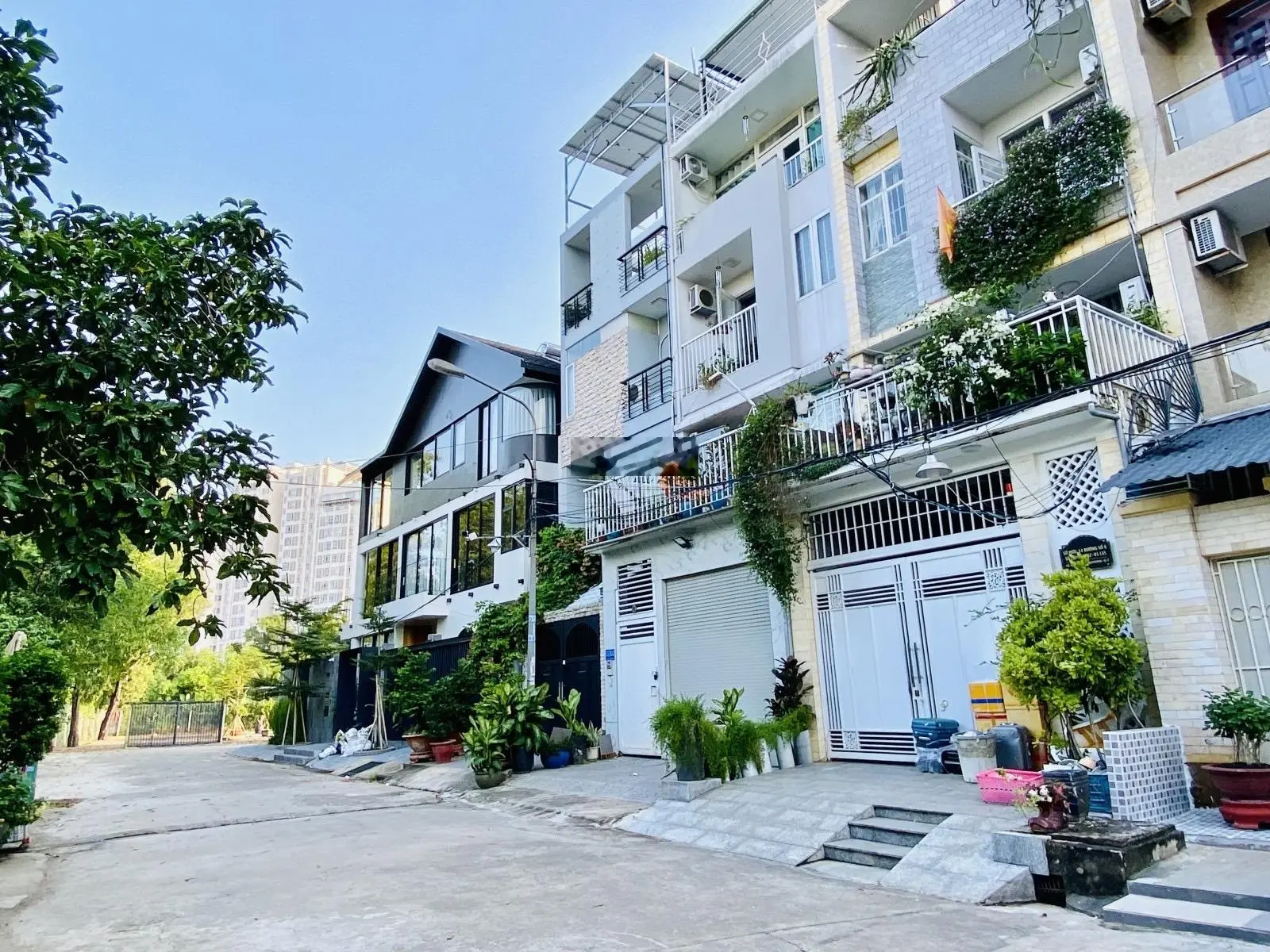 Bán nhà mặt phố giá tốt tại Lê Văn Lương, Tân Phong, Quận 7, HCM, 17,5 tỷ, 188m2
