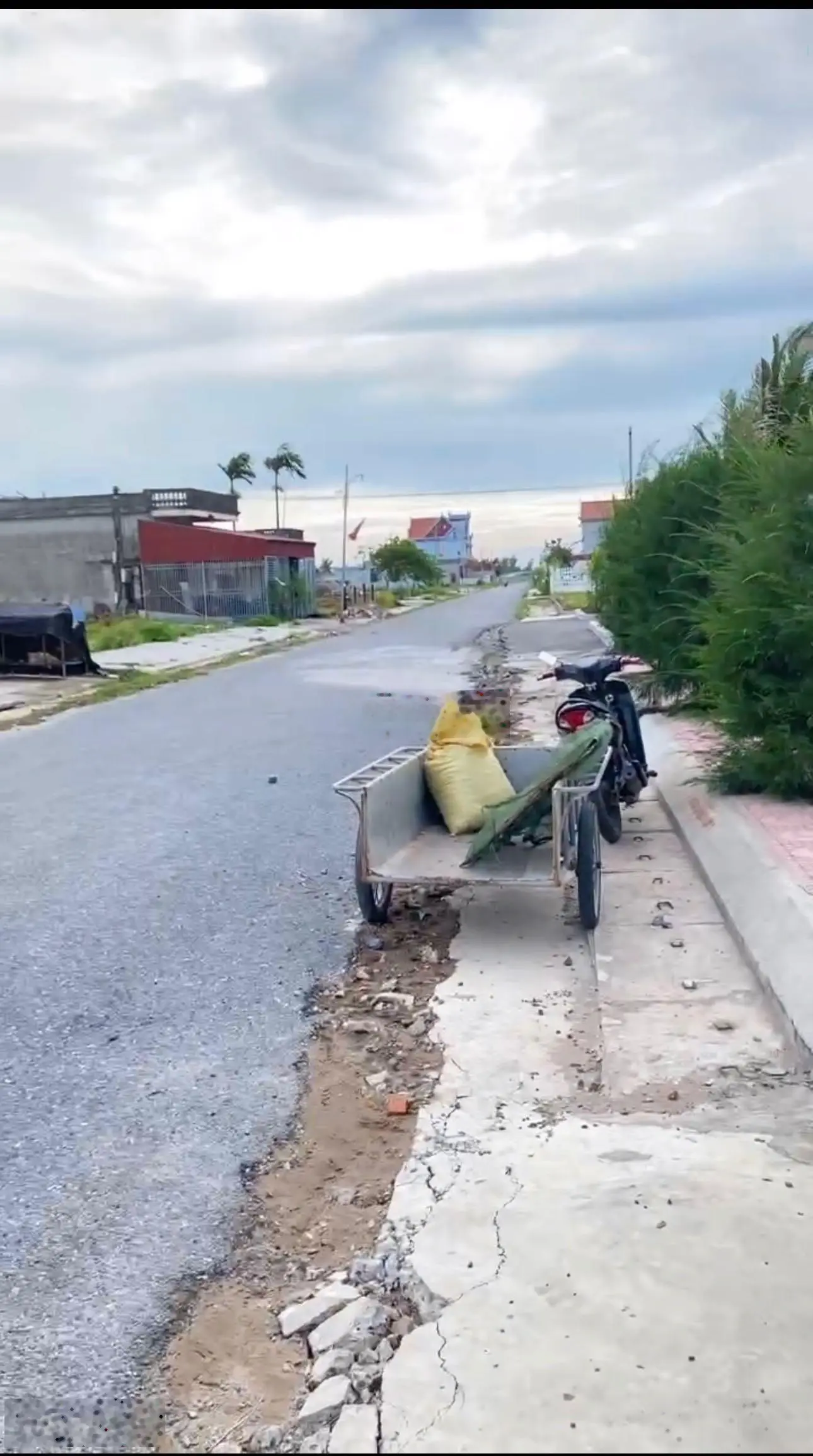Bán lô góc 2 mặt tiền sát bãi tắm 1 Giao Phong