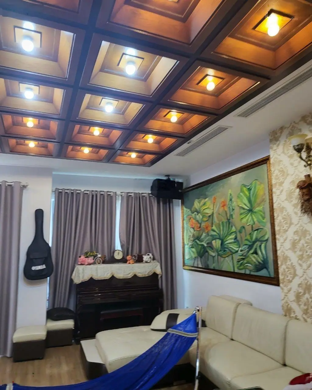 Nhà MT Nguyễn Hồng Đào Nhà mới có thang máy 5x20m, với 5 tấm HDT 50tr