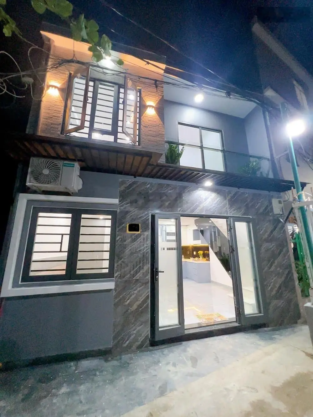 Bán căn nhà nằm đường Phan Văn Hớn ( Hóc Môn ). Có pháp lý đầy đủ, sổ hồng riêng 84m2