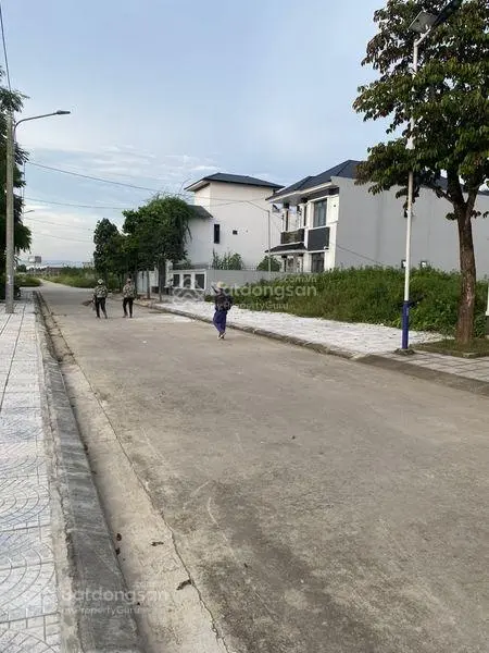 Bán ô đất mặt đường 32C nhà bác Lâm Thao 100 m2 mặt tiền 5m giá 1tỷ850 mặt đường chính 0936 488 ***