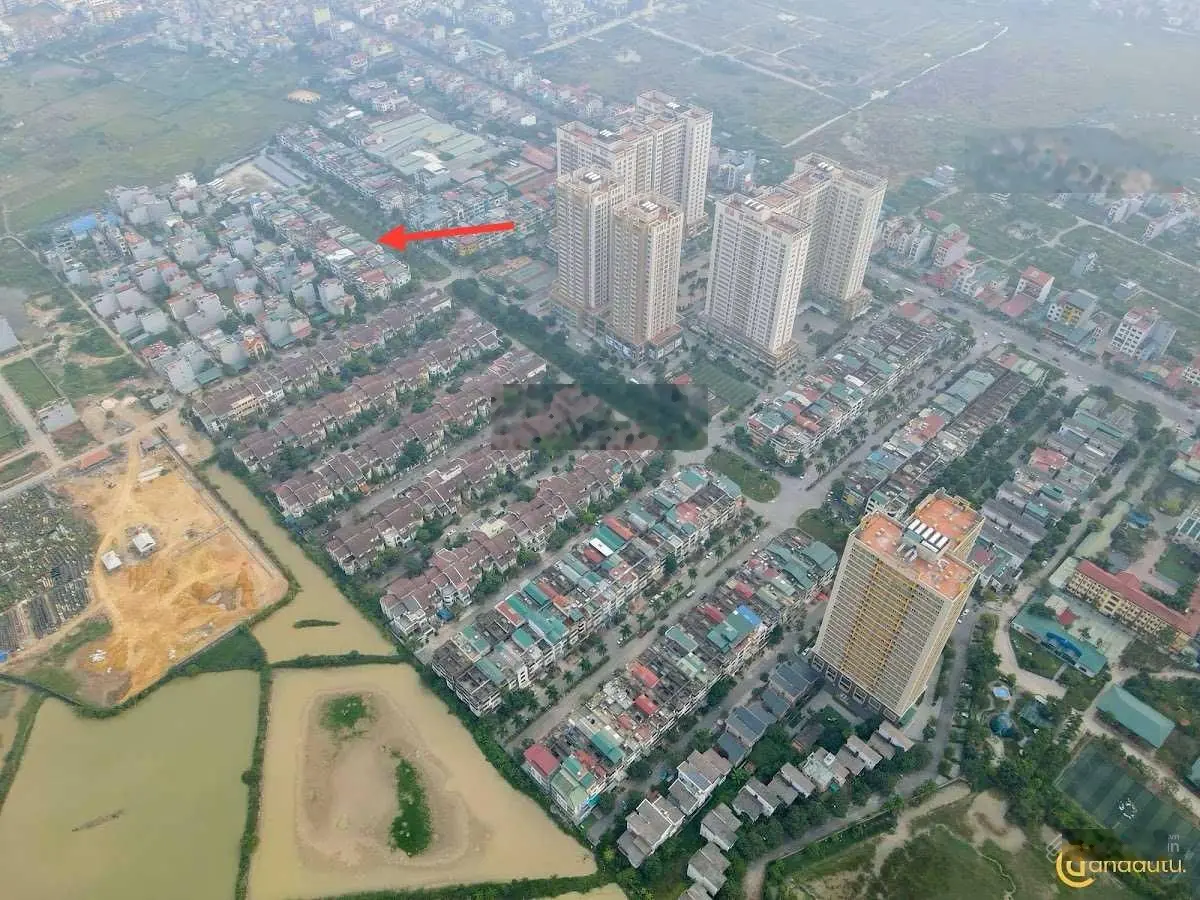 Cần bán căn liền kề trục đường 39m. Sẵn nhà thô 4 tầng kinh doanh được luôn. Đón sóng Sunshine TL