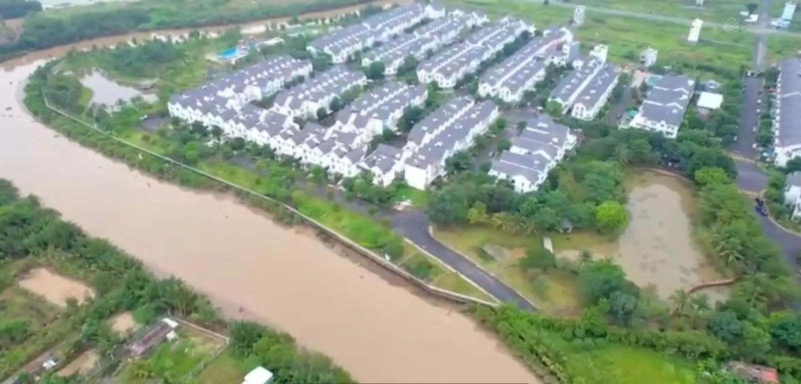 Bán gấp biệt thự view sông công viên Park Riverside - sổ hồng