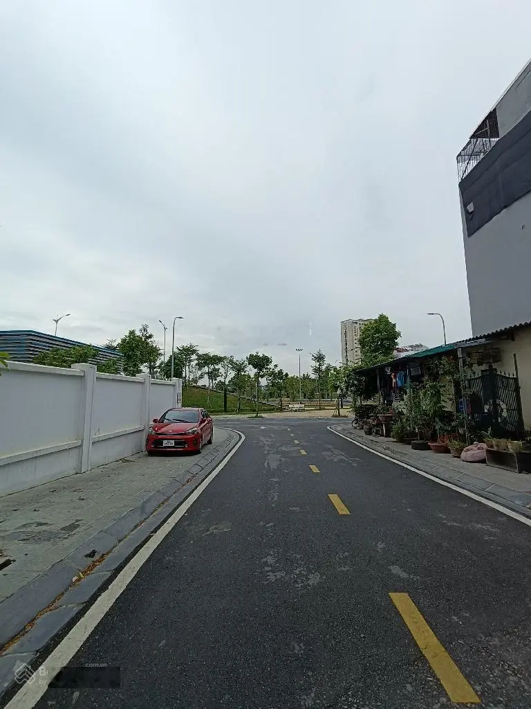 Hiếm, Đất Ngọc Thụy - Long Biên, mặt tiền mơ ước, vỉa hè, kinh doanh, gần chơ,công viên,trường học.