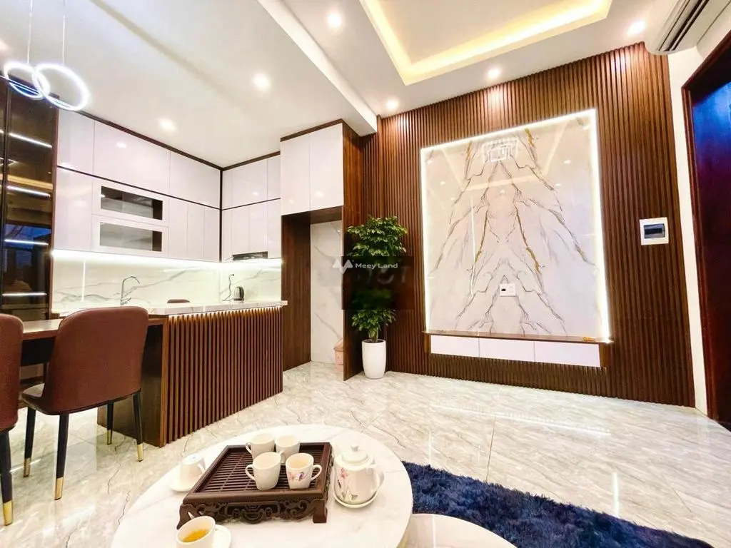 NHÀ VĨNH HƯNG, LÔ GÓC, NGÕ XE BA GÁC, TẶNG NỘI THẤT