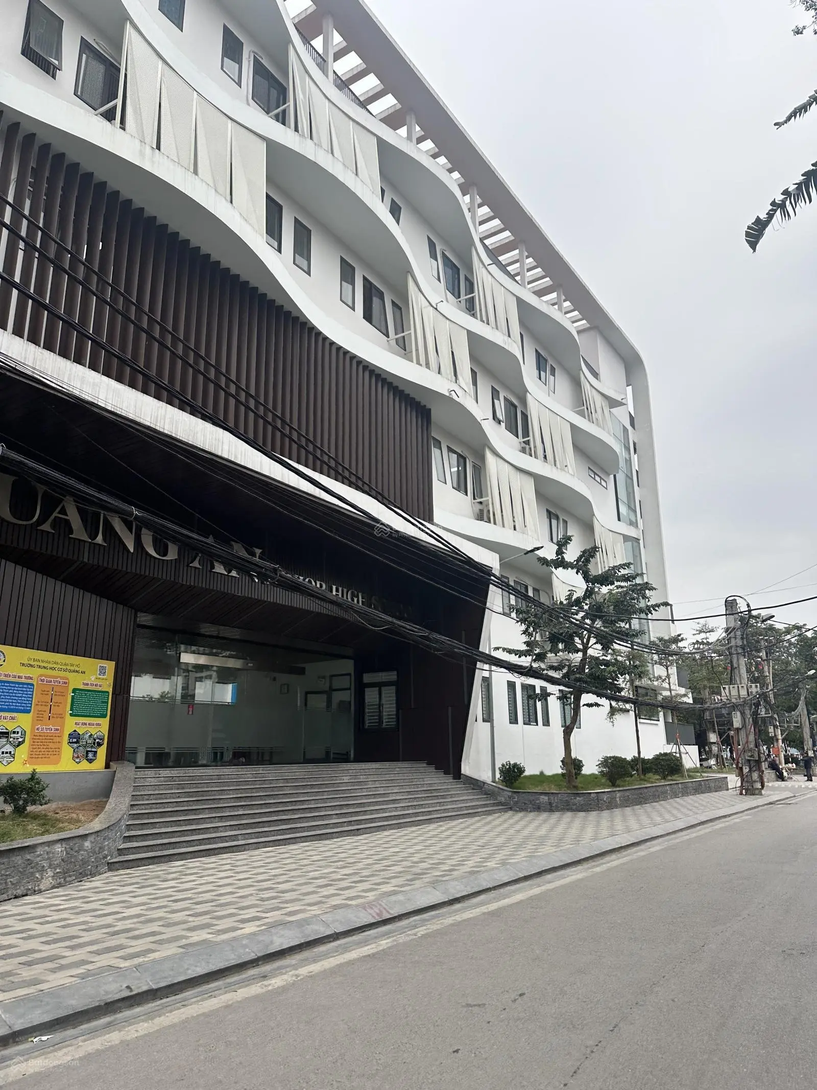 Bán toà nhà 10T 668m2 MT 24m lô góc gara ôtô - view hồ tây phố Tô Ngọc Vân Quận Tây Hồ. Giá 262tỷ