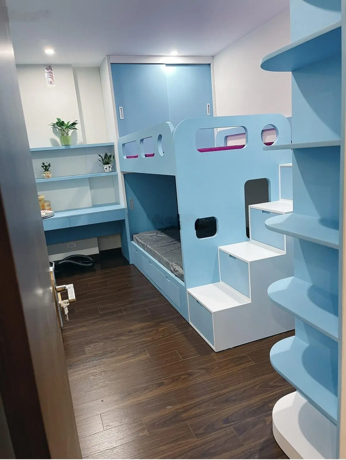 Chủ nhà gửi bán căn hộ 79.5m2 3PN full NT xịn giá 5.5 tỷ bao thuế phí, LH 0329 674 ***