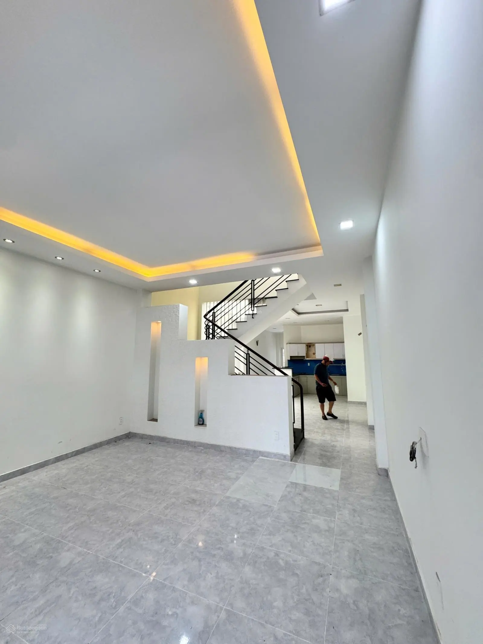 Siêu phẩm! Bán nhà mặt tiền kinh doanh ngay chợ 3 lầu 5x20 công nhận 96m2 giá chỉ 27tỷ5