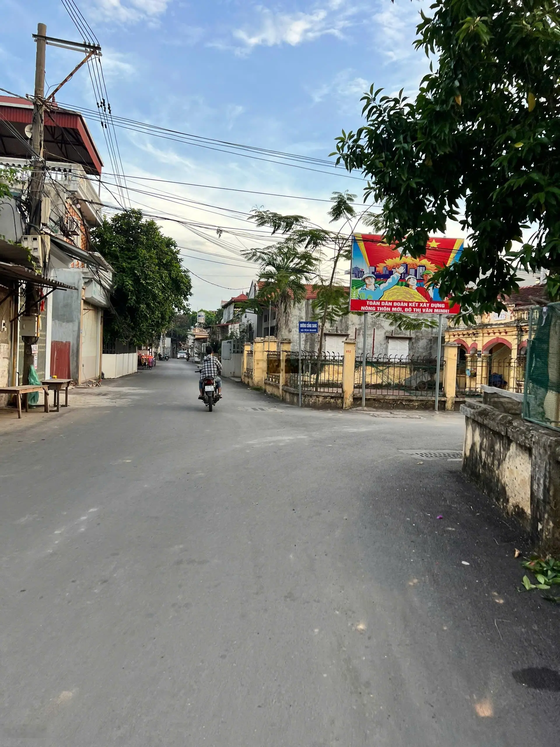 Bán đất tại Thị trấn Phúc Thọ, Hà Nội. Diện tích 46m2, mặt tiền 4m. Lh Phạm Tuấn 0913 819 ***