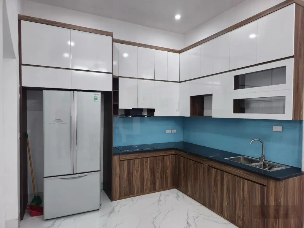 Bán nhà Đại Cát , 32m2 , mt3,7m . Nhà mới , thiết kế hiện đại , ôtô đỗ cửa . Giá chào 4,8 tỷ