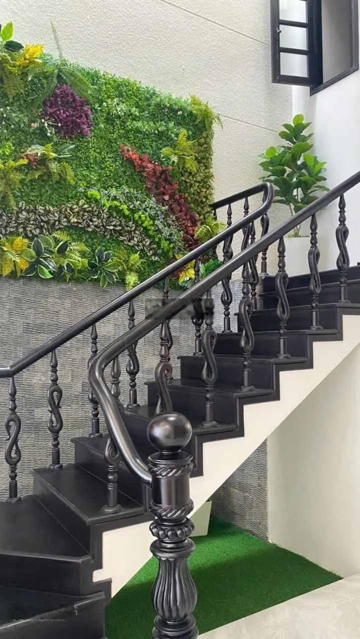 Bán căn biệt thự MT phố Hồ Nghinh nhà 3 tầng 5PN - DT 121m2 ngang 5m cho tây thuê 30tr/th - 17,x tỷ