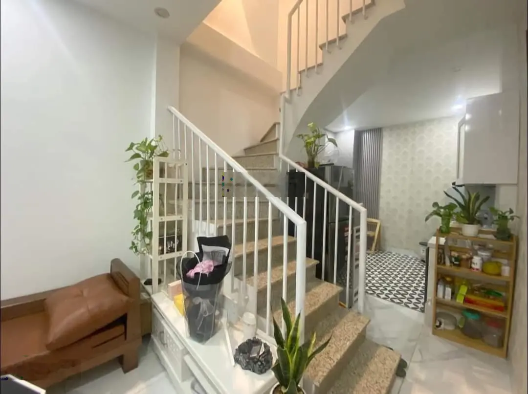 Bán nhà đẹp ngõ phố Trần Khát Chân Quận HBT Hà Nội DT 30m2 4 tầng giá 6,35 tỷ nhà đẹp