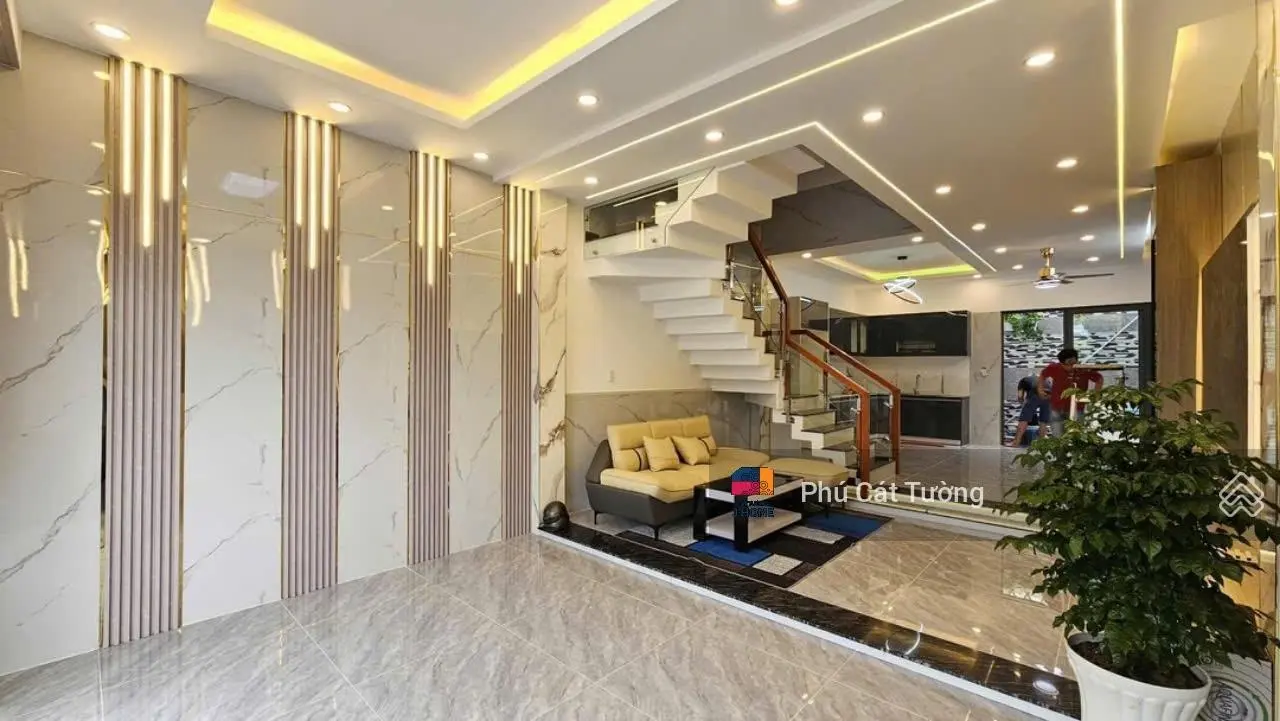 Bán nhà gần UBND Phường Bình Chuẩn, 2 tỷ 2 giao nhà, sổ hồng riêng, có sân vườn