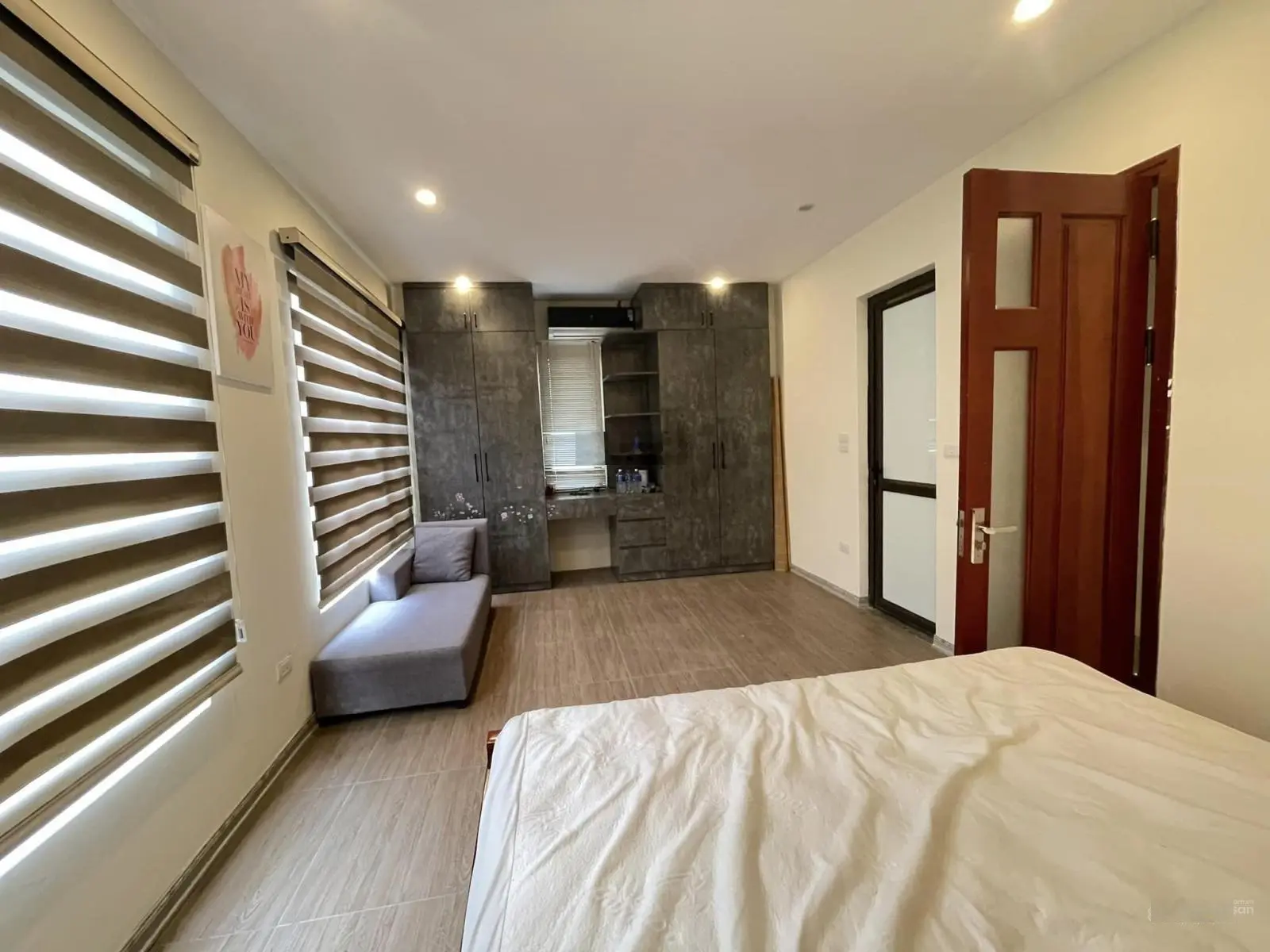 Nhà tây mỗ-35m2 - 3 tầng dây xây lô góc- ô tô đỗ cửa-tiện ích đầy đủ - tttm- dân trí cao vinhome