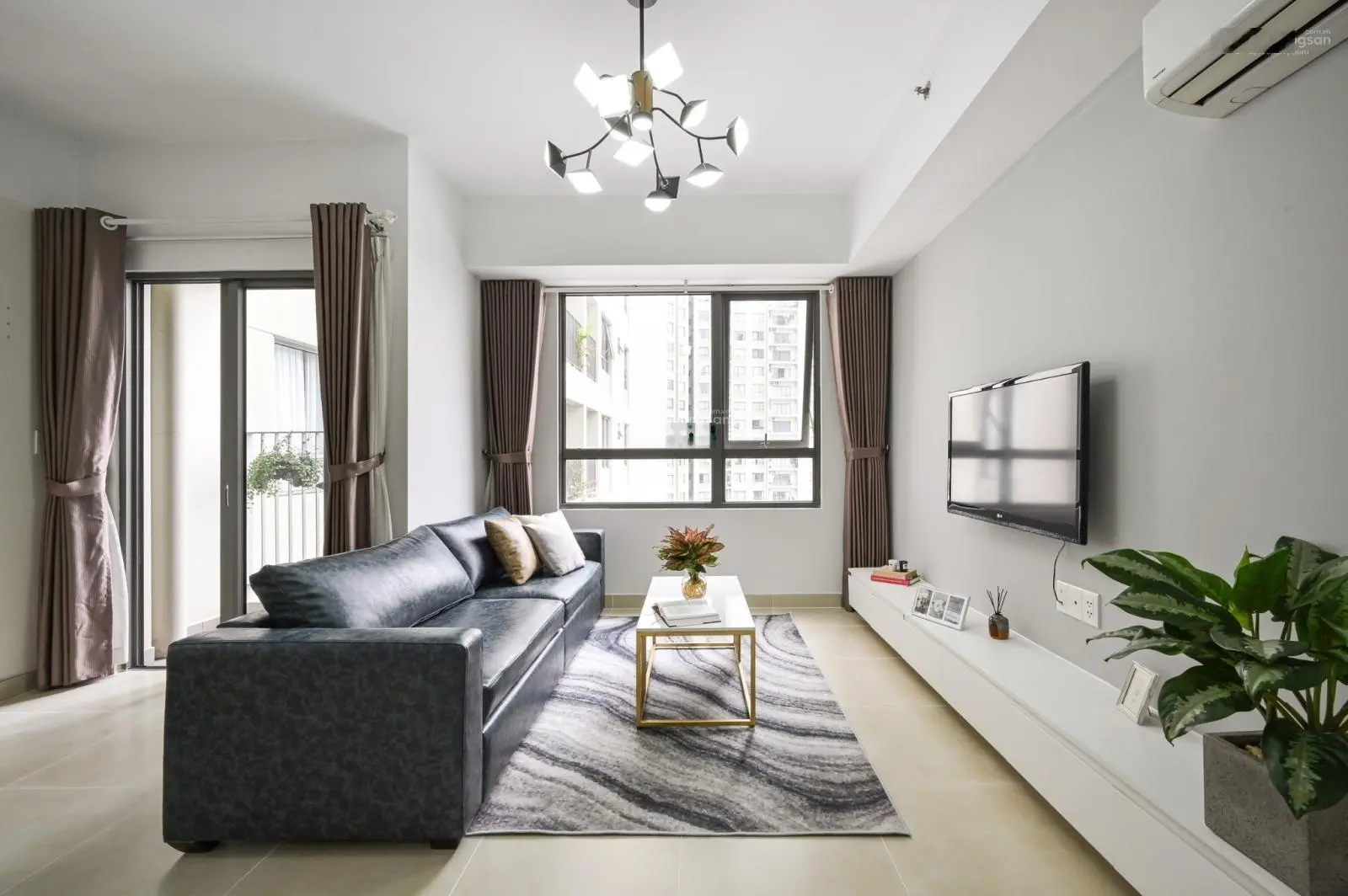 CẦN BÁN GẤP CĂN HỘ MASTERI THẢO ĐIỀN ĐẦY ĐỦ NỘI THẤT 70m2 2TỶ200 TRIỆU