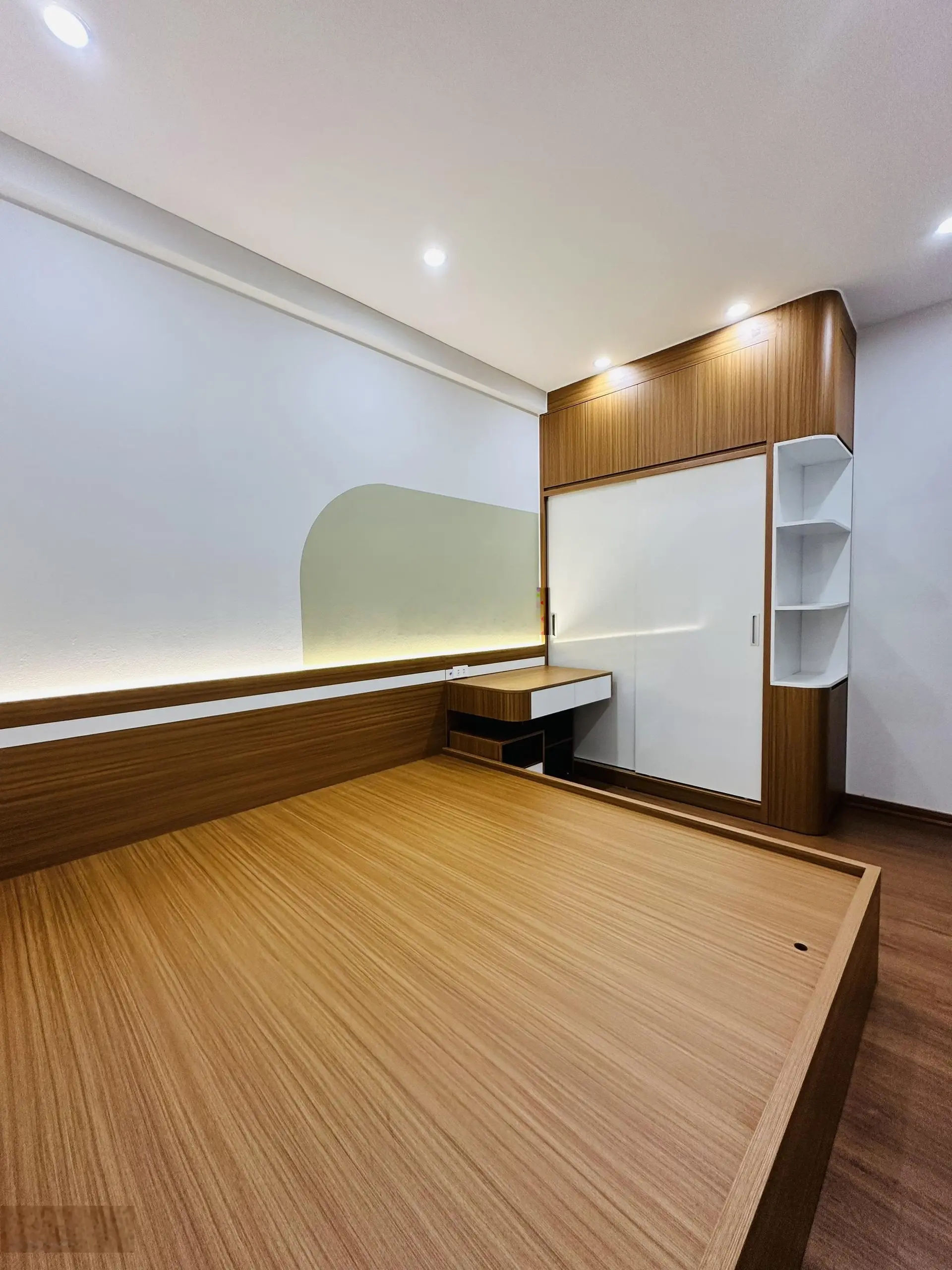 Bán căn hộ Hud CT2TP Tây Nam Linh Đàm .Thiết kế 2PN, 1WC.Diện tích 46m 2pn 1vs.Căn góc siêu thoáng.