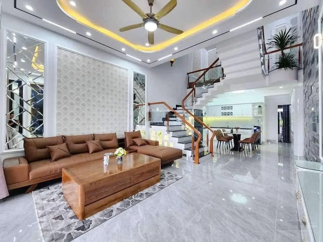 Nhà 2 tầng hẻm 2 sẹc đường 3 tháng 2 Quận 10. Gần Đại Học Bách Khoa, giá 3,75Tỉ, đang cho thuê 21tr