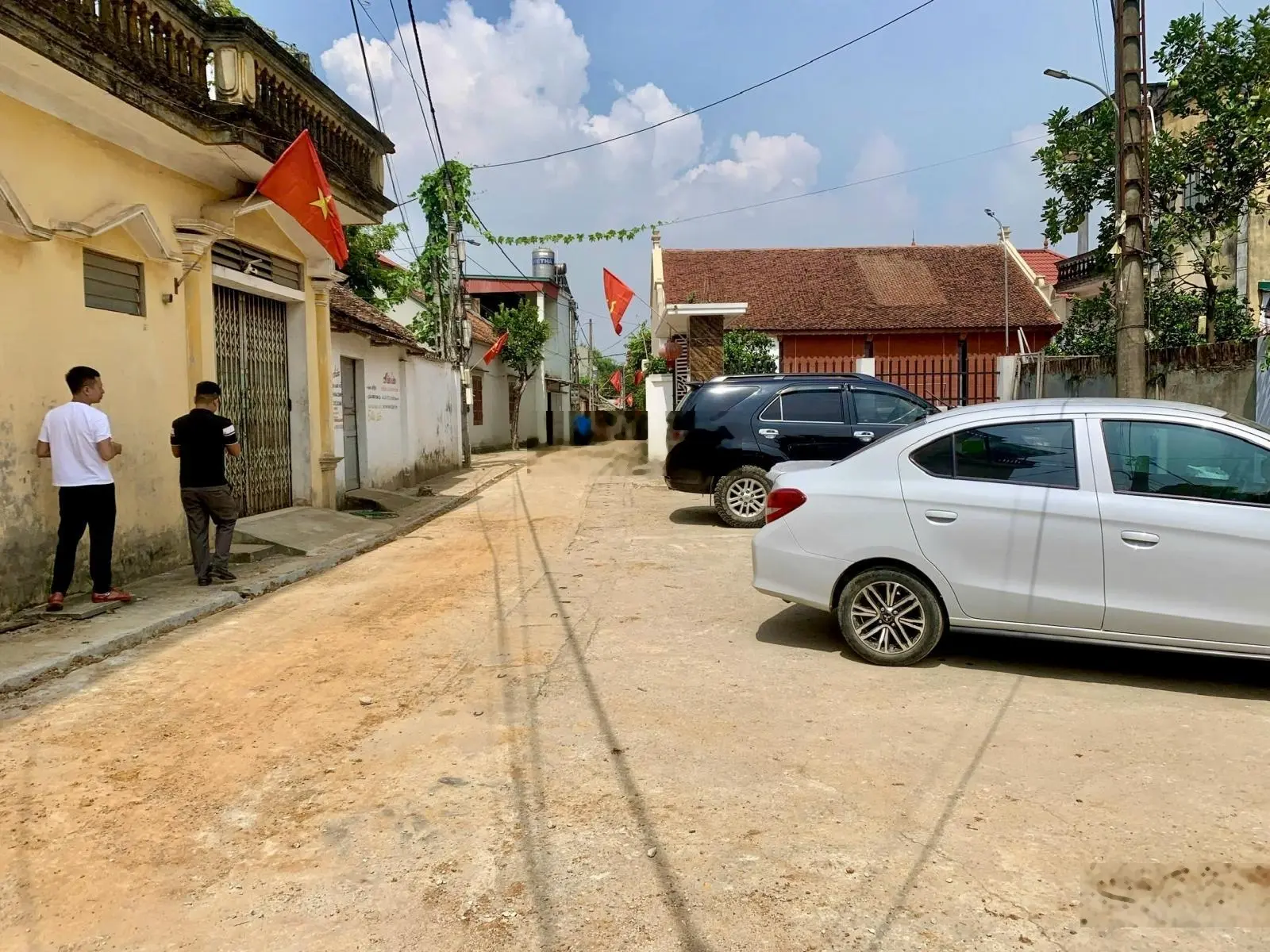 Bán lô đất 70.3m2 full thổ cư, đất vuông vắn, bằng phẳng, khu dân cư phát triển. Sẵn sổ hồng
