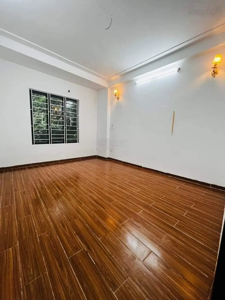 Bán gấp nhà mới 4 tầng full NT 33m2, MT 3,8m giá 2.45 tỷ gần trường Phenika, ngõ nông, thông