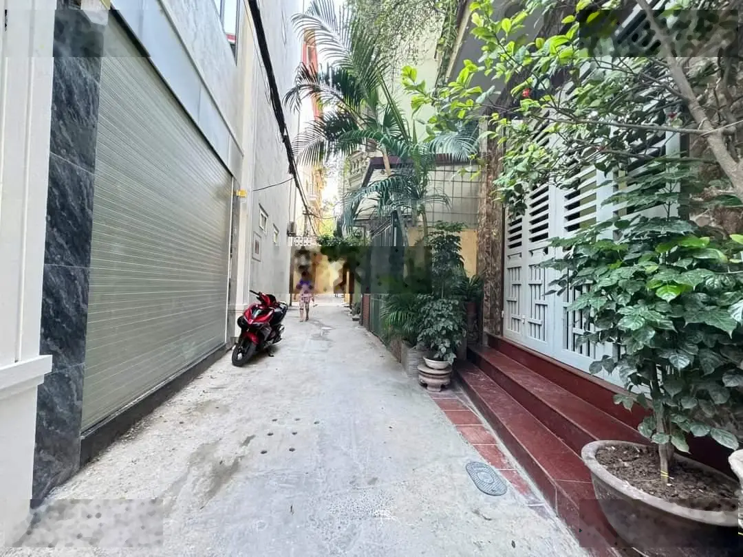 BÁN NHÀ YÊN HOÀ - CẦU GIẤY - NHÀ ĐẸP - NGÕ TO - GẦN PHỐ - FULL NỘI THẤT - 40M*4T*MT5M* 8TỶ NHỈNH
