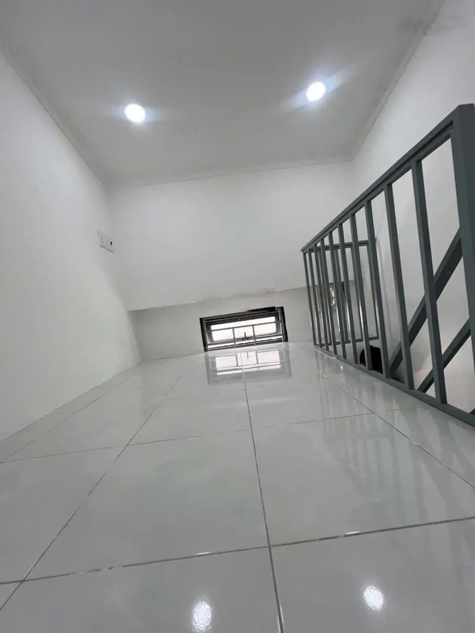 Nhà bán đẹp , 3 tầng , dtsd 21m2 , Hoàng diệu , phường 4 Quận 4.