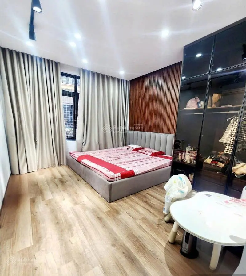 Bán phân lô, phố Yên Lạc ô tô tránh - kinh doanh 68m2, MT 4m, 5 tầng. 18.8tỷ