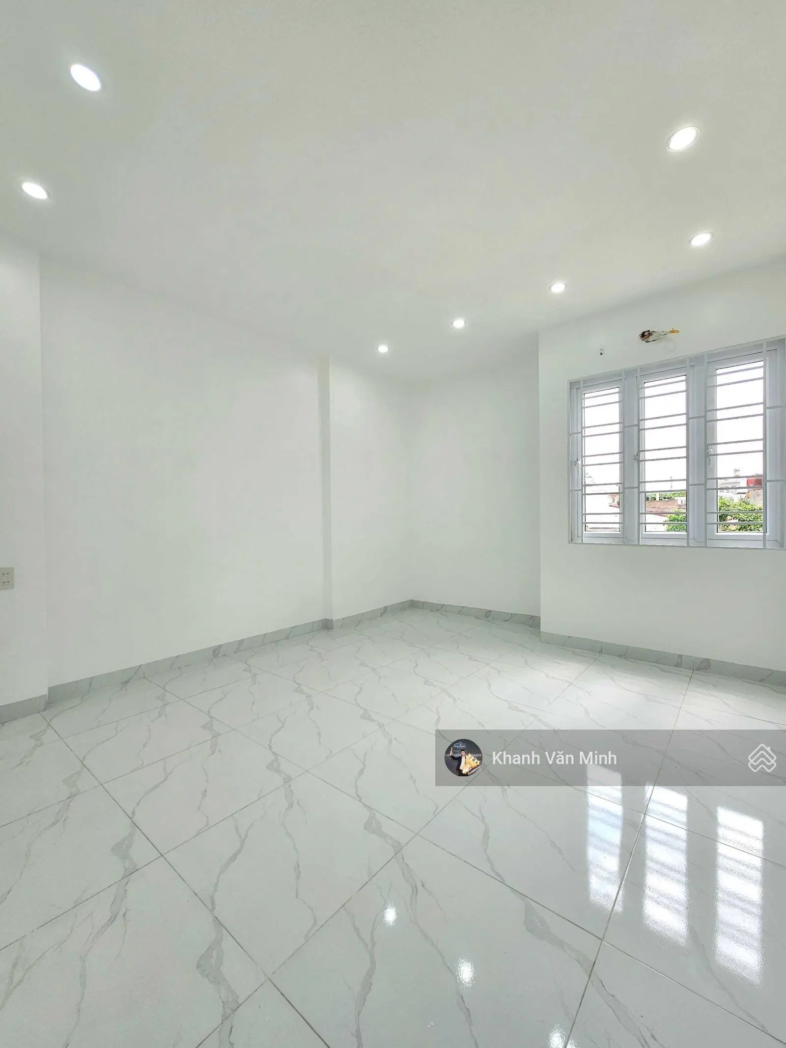 Bán nhà mặt ngõ Chợ Hàng, Hồ Sen độc lập 4 tầng giá rao 5 tỷ 450 triệu