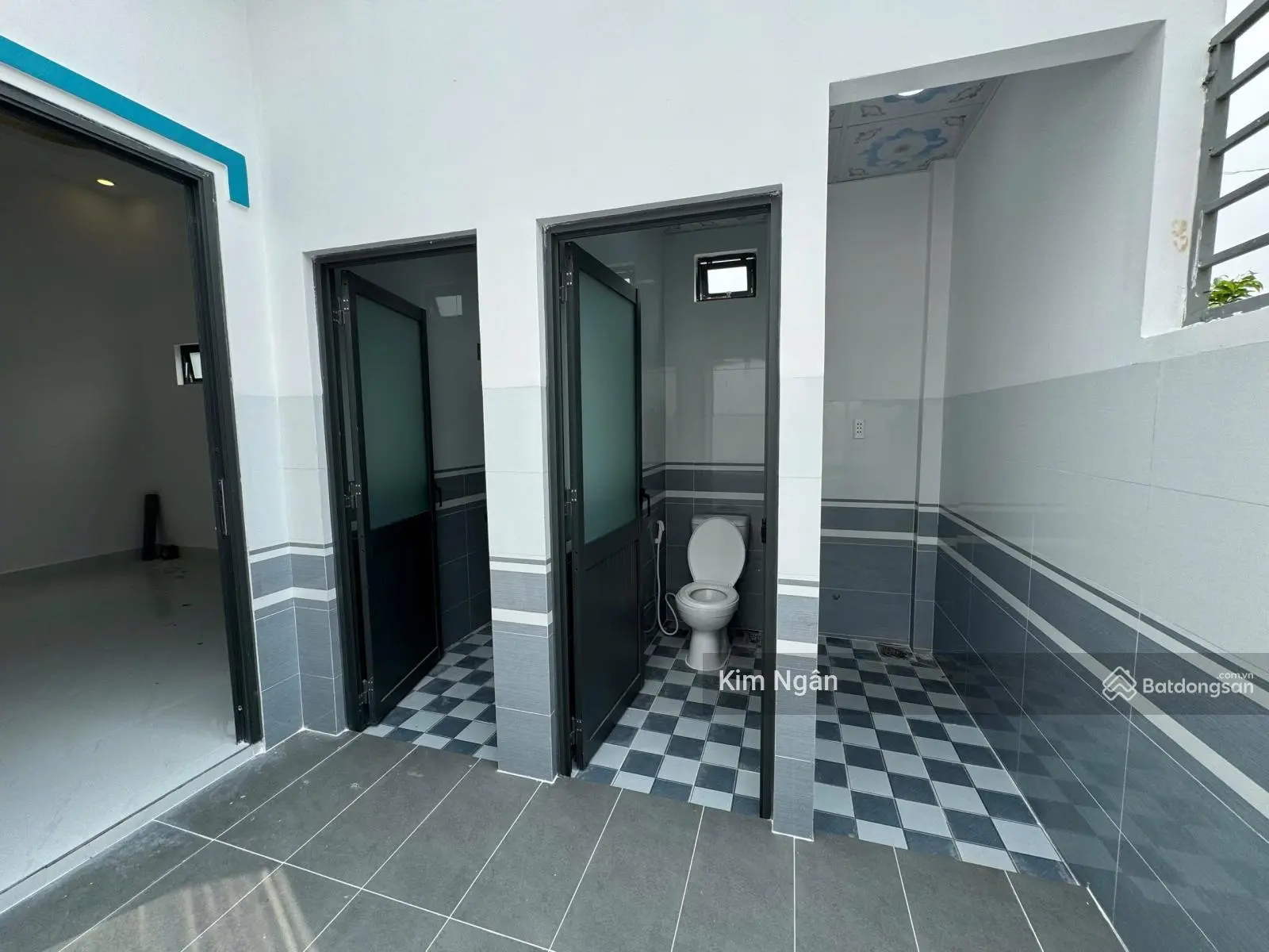Bán nhà 98m2 thị trấn cần giuộc, cách ql50 chỉ 50m, nhà mới xây 2pn, 2wc, sân rộng để ô tô.