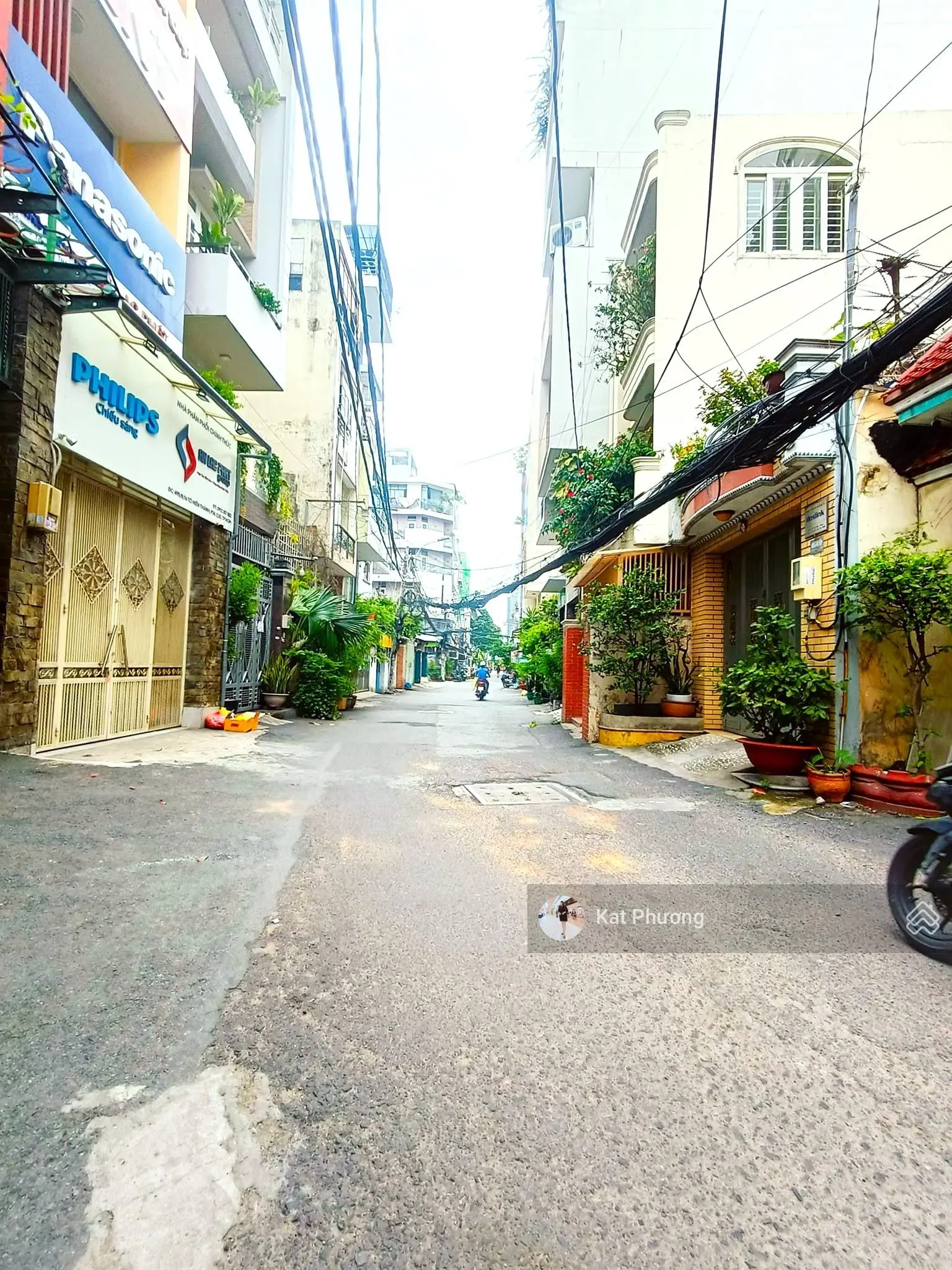 HIẾM-gần 80M2-NGANG 8M(NỞ HẬU)-HẺM XE HƠI THÔNG NHAU-NHÀ KHU VIP QUẬN 10-GẦN ỦY BAN NHÂN DÂN QUẬN10