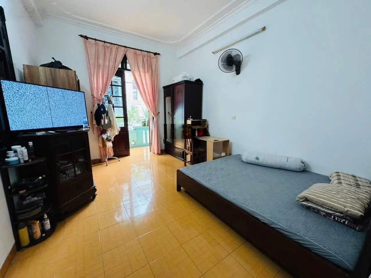 Nhà mình bán ngõ 77 xuân la Tây Hồ.70m x 4 Tầng. Mặt tiền.5.4m. Giá 25.5 tỷ