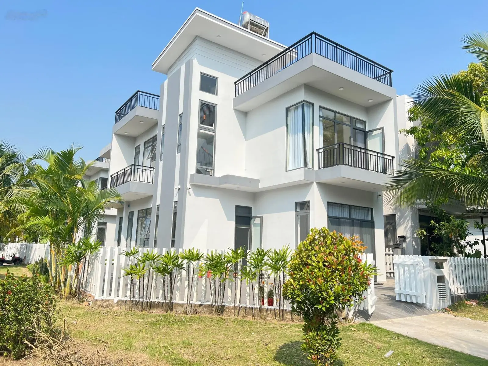 Bán biệt thự Trần Anh Riverside, 2,55 tỷ, 112m2, 3PN, 3WC, tiện ích nội khu đầy đủ