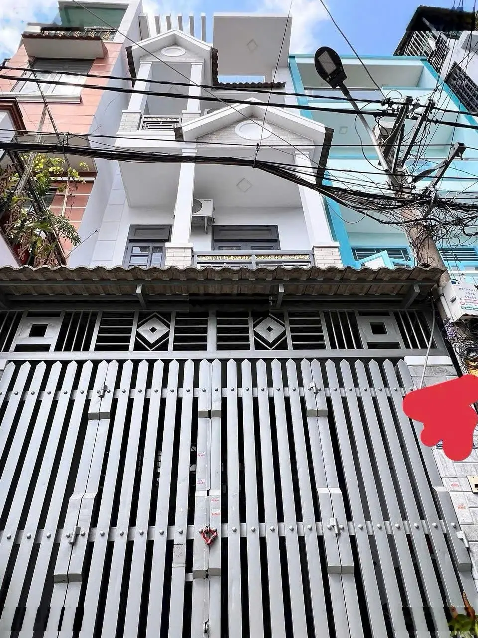 Bán nhà khu chợ Tân Trụ, nhà 56m² Hoàng Bật Đạt xây 1 trệt 4 lầu. Hẻm 7m sổ hoàn công,giá 2 tỷ 650.