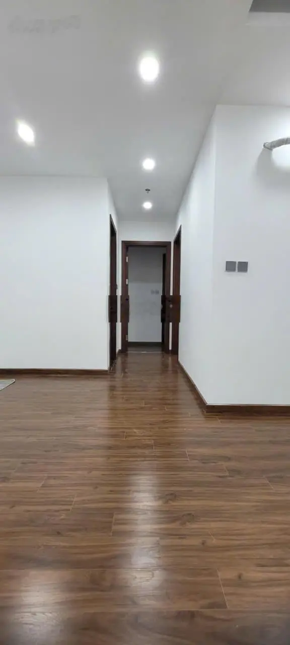 Chính chủ gửi bán CH 71m2 siêu rẻ đẹp + siêu mới KĐT Việt Hưng, giá Siêu tốt Phương Đông Green Home