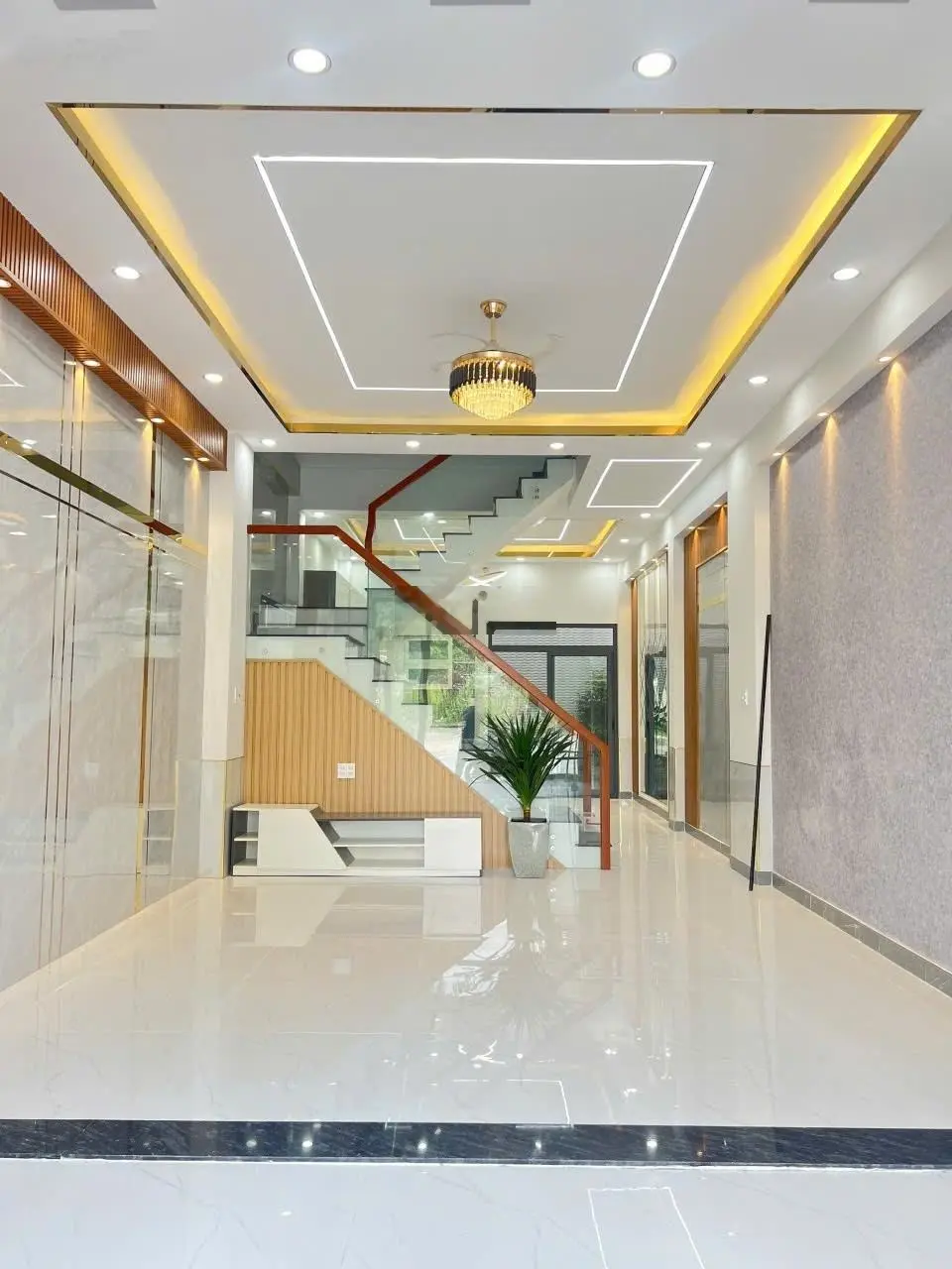 Nhà KDC Thanh Bình TP. Thuận An, 72m2, 3 tầng, 4,95 tỷ, SHR, hoàn công