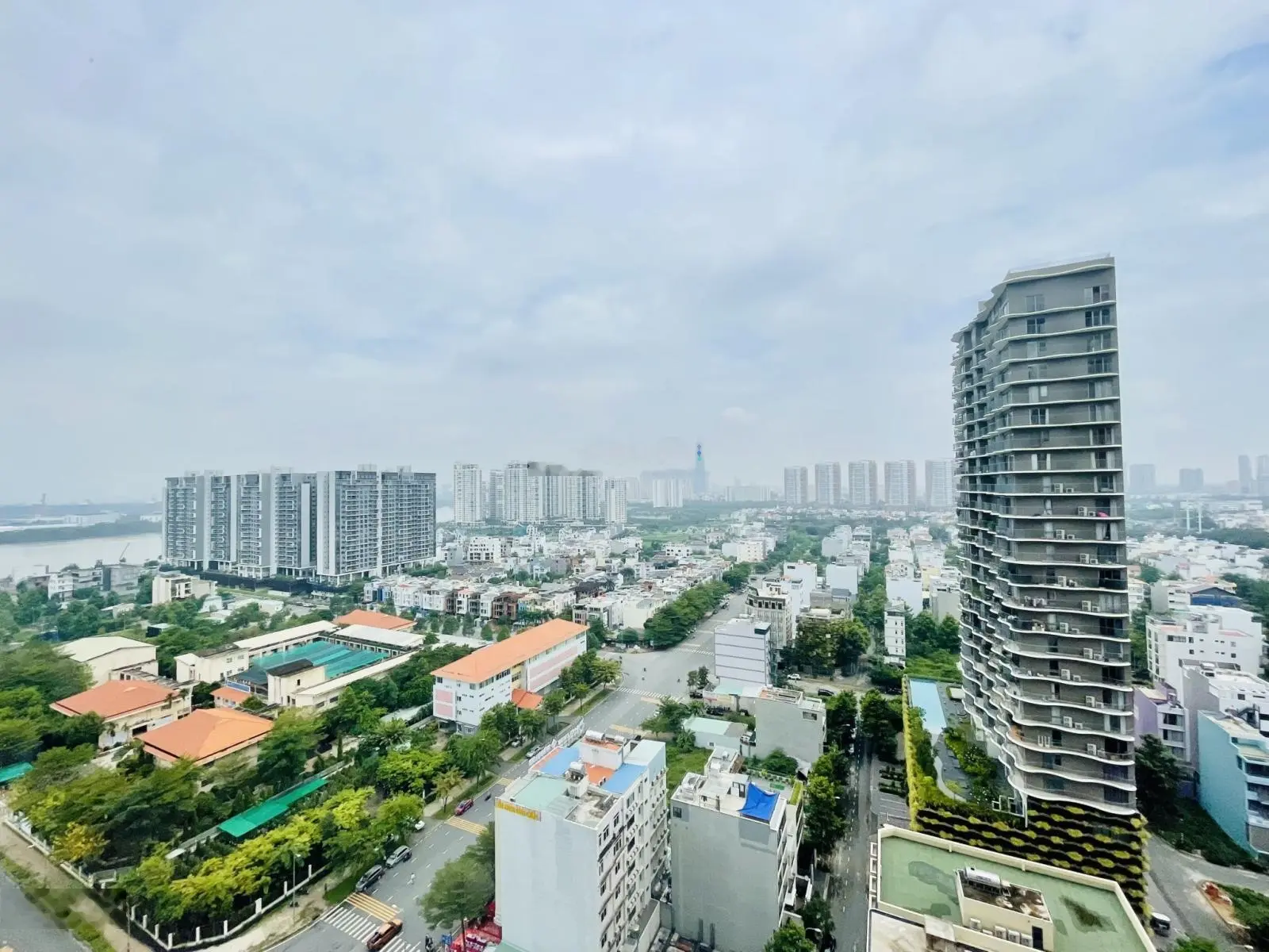 Hot Deal - Bán căn hộ duplex Sky Loft 3PN Tòa Altaz - Bàn giao nhà thô, Giá 11.3 tỷ - View Landmark