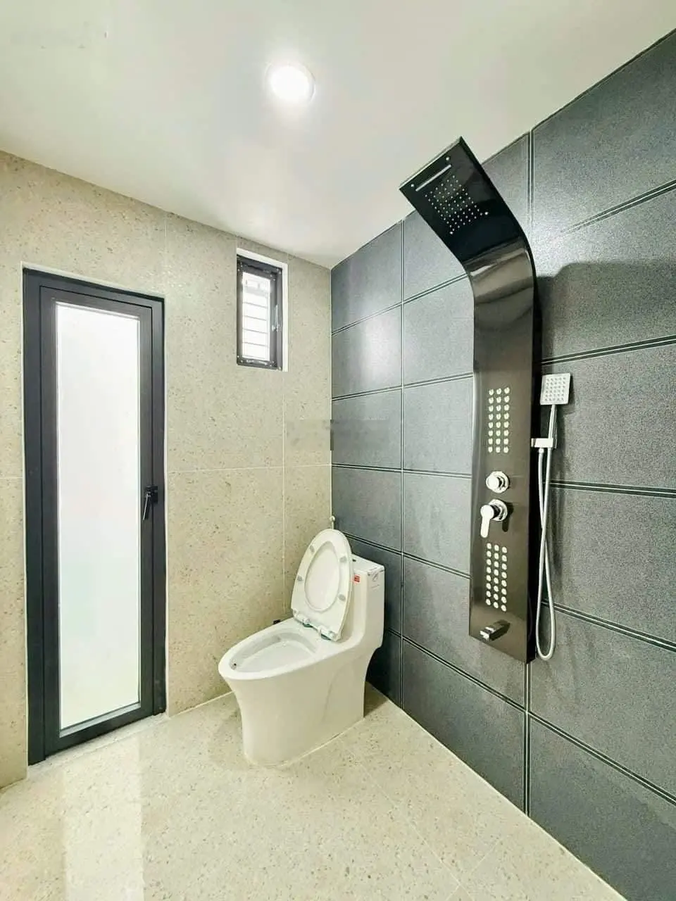 Bán gấp nhà đang cho thuê 29tr/th ở Bùi Hữu Nghĩa-P5-Q5. DT 74,8m giá 3tỷ86 cách chợ Hoà Bình 300m
