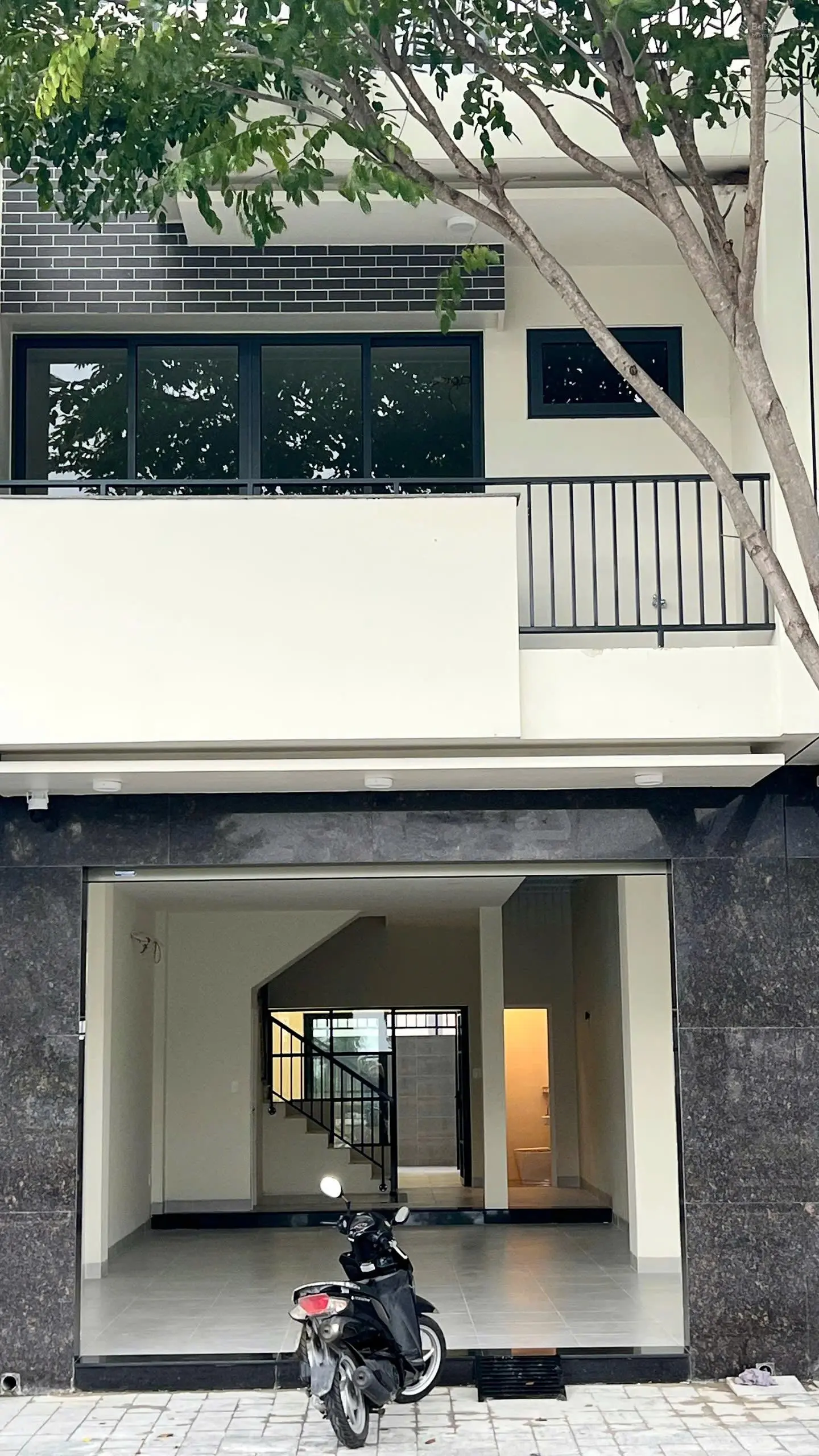 Nhà shophouse 4 tầng mặt tiền kinh doanh đường Võ Văn Kiệt A1 KĐT VCN Phước Long, có sổ hồng