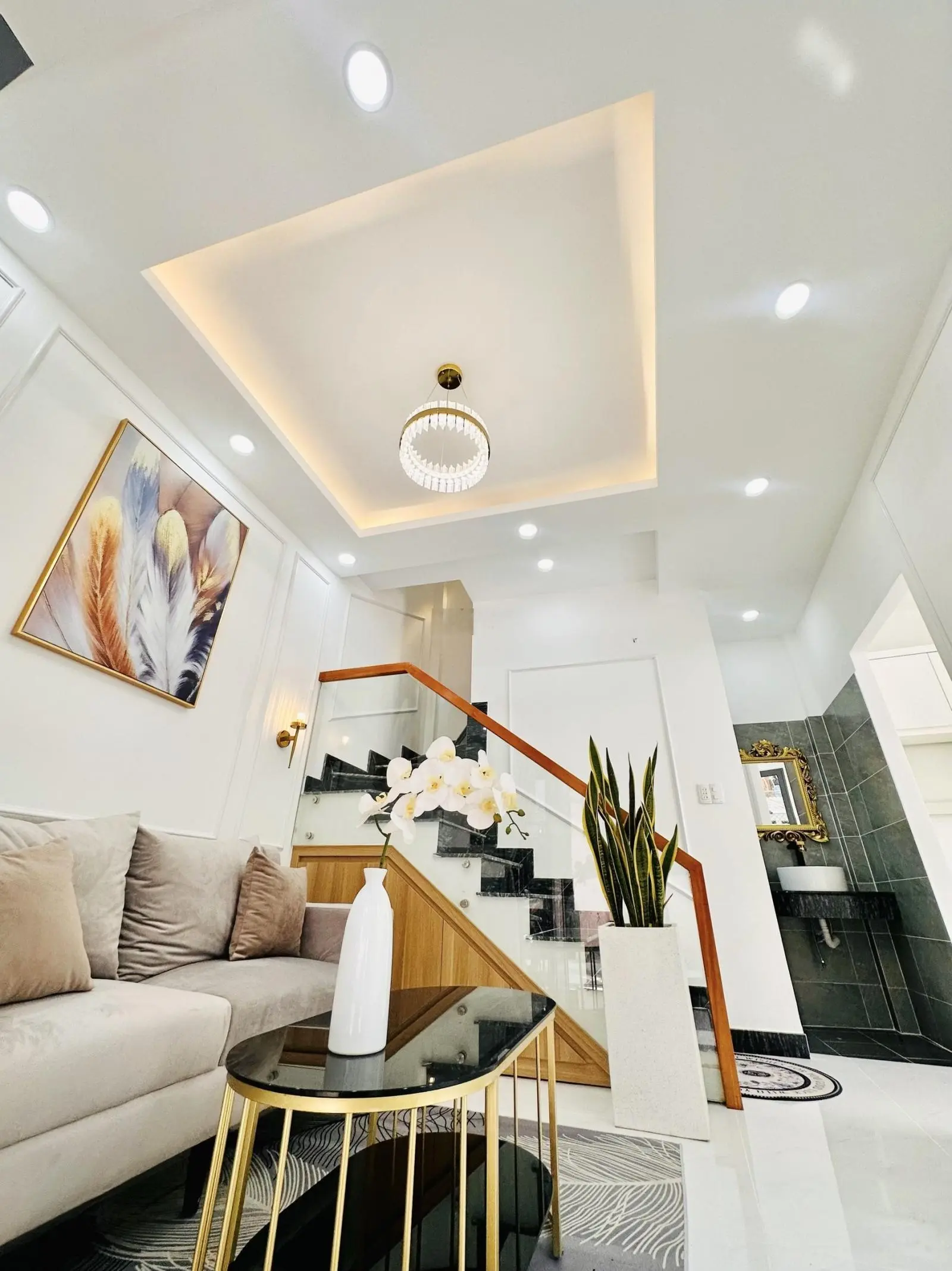 Nhà MT Nguyễn Thái Bình 5x18m, 2 lầu vị trí đoạn đẹp nhất giá chỉ 18.8 tỷ