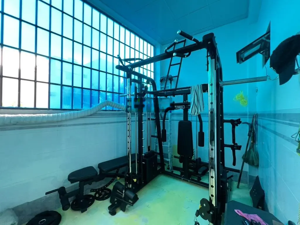 Nhà đẹp tặng full nội thất cao cấp - đường xe tải tránh nhau - hoàn công _ tăng nhơn phú a